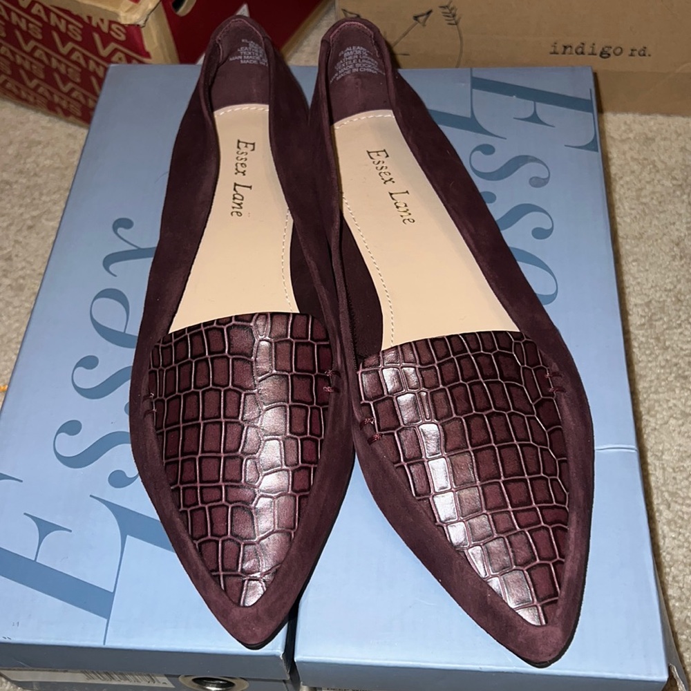 NWT Essex Lane Aleanor wine color suede loafers